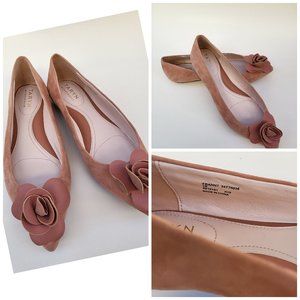 Taryn Rose Women's Frida Loafer Flat in 7B